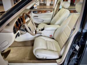 Bild 11/19 von Jaguar XJR 4.0 (1998)