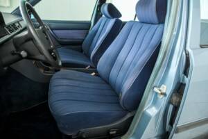 Bild 15/50 von Mercedes-Benz 230 E (1985)