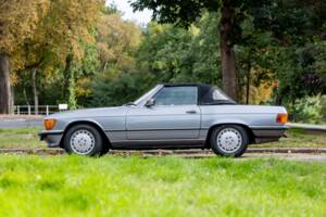 Afbeelding 11/27 van Mercedes-Benz 420 SL (1987)