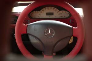 Image 31/41 of Mercedes-Benz A 160 "F1 Häkkinen Edition" (1999)