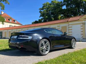 Bild 8/57 von Aston Martin Virage (2011)
