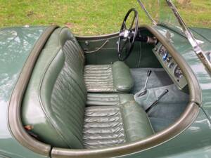 Immagine 29/30 di Jaguar XK 120 OTS (1950)