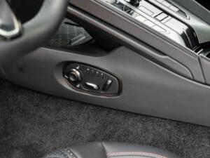 Bild 9/16 von Aston Martin DB12 (2023)