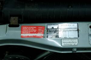 Image 26/50 of Mercedes-Benz 500 SEC (1982)