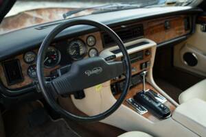 Bild 42/50 von Daimler Double Six (1988)