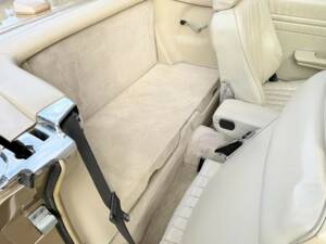 Image 31/50 of Mercedes-Benz 560 SL (1987)