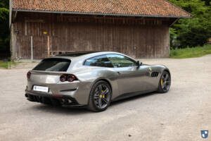 Image 2/61 de Ferrari GTC4Lusso (2017)