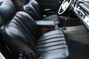 Image 42/50 de Mercedes-Benz 280 SL (1971)