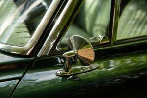 Image 26/44 of Ford Zodiac MkIII (1964)