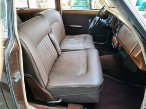 Image 27/43 de Daimler 2.5 Litre V8 (1964)