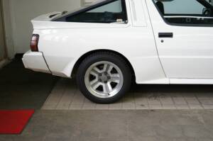 Image 36/49 of Mitsubishi Starion (1989)