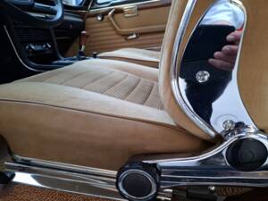 Image 16/43 of BMW 2,5 CS (1975)