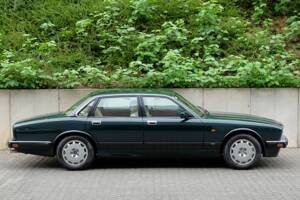 Image 12/77 de Jaguar XJ 40 (XJ-R) (1993)