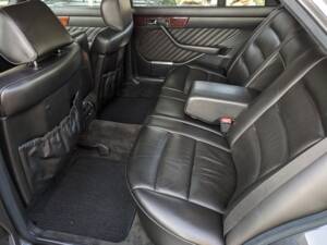 Image 11/29 of Mercedes-Benz 500 SEL (1990)