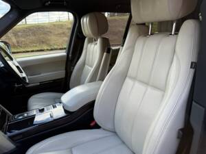 Bild 10/35 von Land Rover Range Rover Vogue TDV6 (2015)