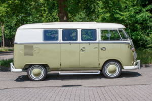 Image 7/8 of Volkswagen T1 minibus (1965)