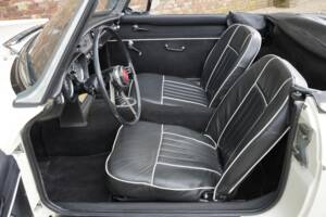 Bild 22/50 von MG MGB (1966)