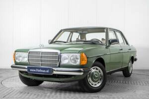 Afbeelding 3/50 van Mercedes-Benz 300 D (1978)
