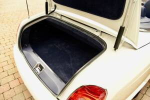Image 19/50 of Bentley Azure (2009)