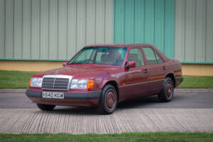 Immagine 7/23 di Mercedes-Benz 200 E-16 (1993)