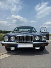 Image 4/20 of Daimler Double Six (1992)