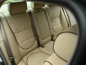 Image 20/50 of Jaguar XJ 8 4.2 (2007)