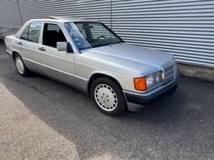 Bild 2/41 von Mercedes-Benz 190 E 2.0 (1992)