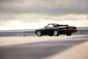 Image 30/37 de Jaguar XJ-S Convertible (1989)
