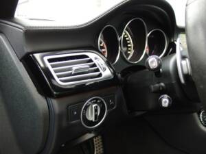 Image 35/97 of Mercedes-Benz CLS 63 AMG S 4MATIC (2013)
