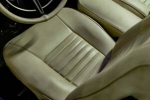 Image 29/50 of Chrysler 300 L (1970)