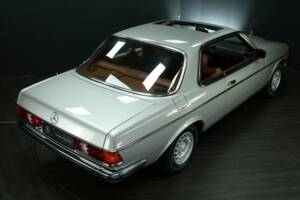 Image 46/50 of Mercedes-Benz 280 CE (1980)