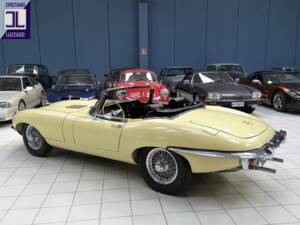 Image 5/51 de Jaguar E-Type (1970)