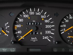 Bild 46/53 von Mercedes-Benz 300 E 4-Matic (1993)