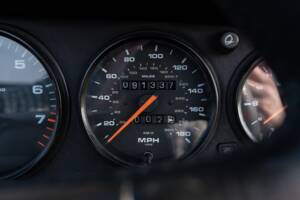 Bild 37/56 von Porsche 911 Carrera 4 (1990)