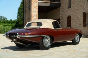 Image 10/50 de Jaguar E-Type 3.8 (1964)