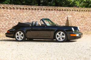 Image 39/50 de Porsche 911 Carrera 2 (1991)