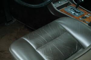 Image 50/50 of Mercedes-Benz 420 SEC (1989)