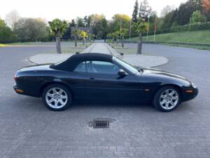 Imagen 10/46 de Jaguar XK8 4.0 (1997)