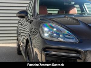 Obraz 2/29 pojazdu Porsche Cayenne E-Hybrid (2022)