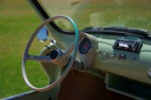 Image 24/73 of FIAT Ghia 500 Jolly (1970)