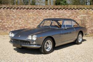 Image 13/50 of Ferrari 330 GT 2+2 (1965)
