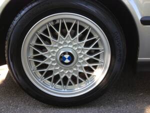 Immagine 16/50 di BMW 325i Touring (1992)