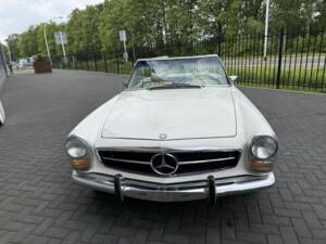 Image 8/50 of Mercedes-Benz 280 SL (1969)