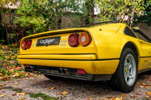 Bild 12/55 von Ferrari 328 GTS (1986)