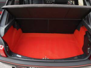 Imagen 27/50 de Peugeot 205 GTi 1.9 (1988)