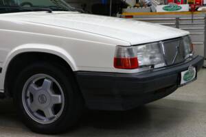 Image 7/34 of Volvo 940 2.3i (1991)