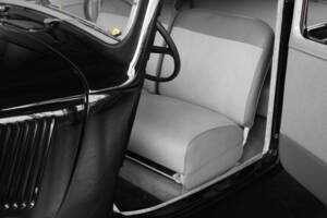 Image 24/50 of Citroën Traction Avant 11 BL (1953)