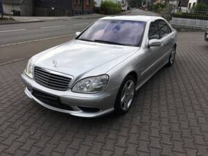 Immagine 3/38 di Mercedes-Benz S 55 AMG (2003)