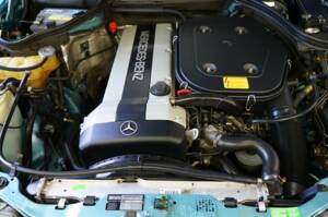 Afbeelding 37/50 van Mercedes-Benz 300 CE-24 (1993)