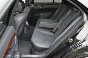 Bild 10/50 von Mercedes-Benz S 500 (2006)